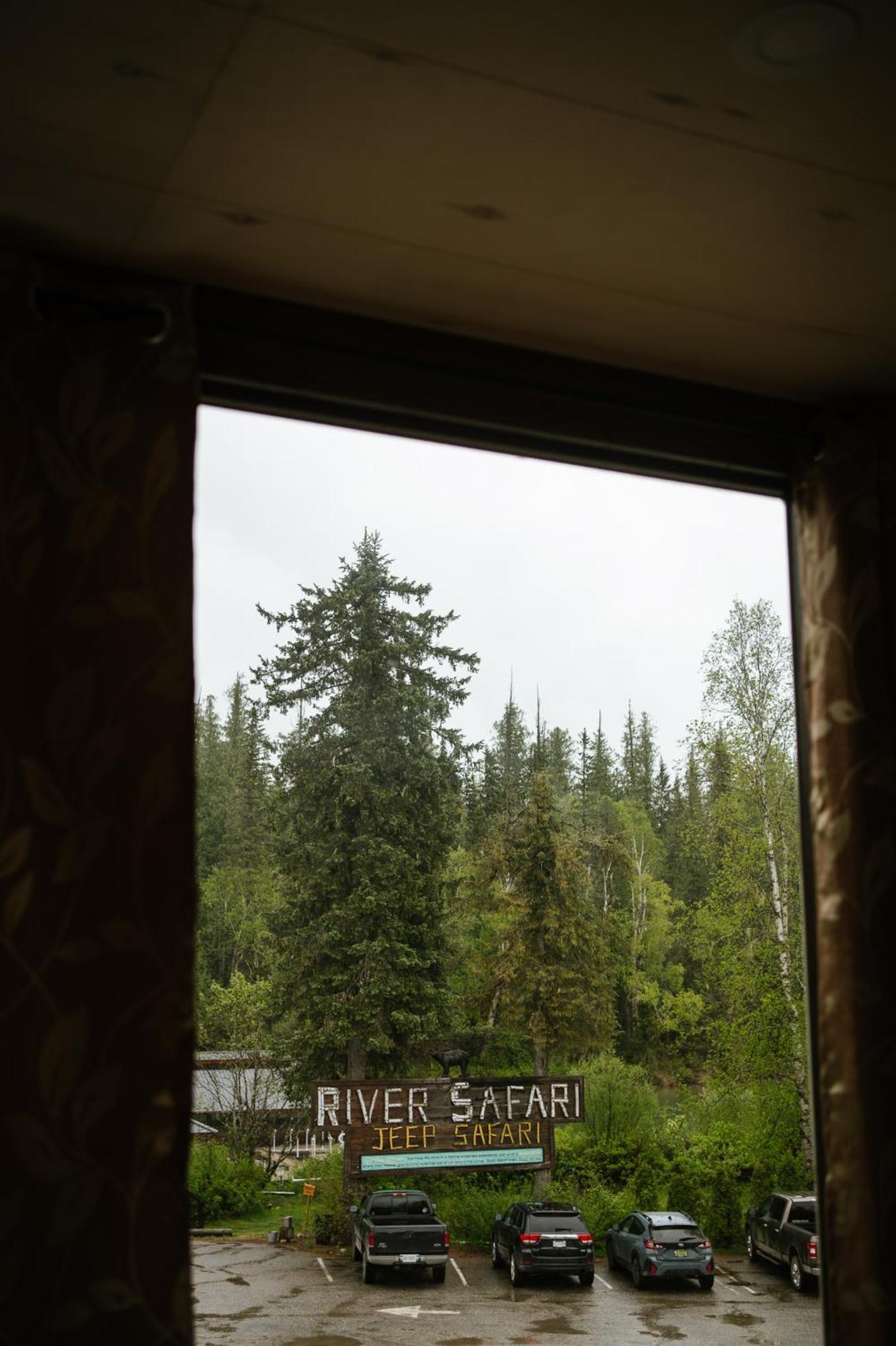 River Safari Bear Den Blue River Ngoại thất bức ảnh